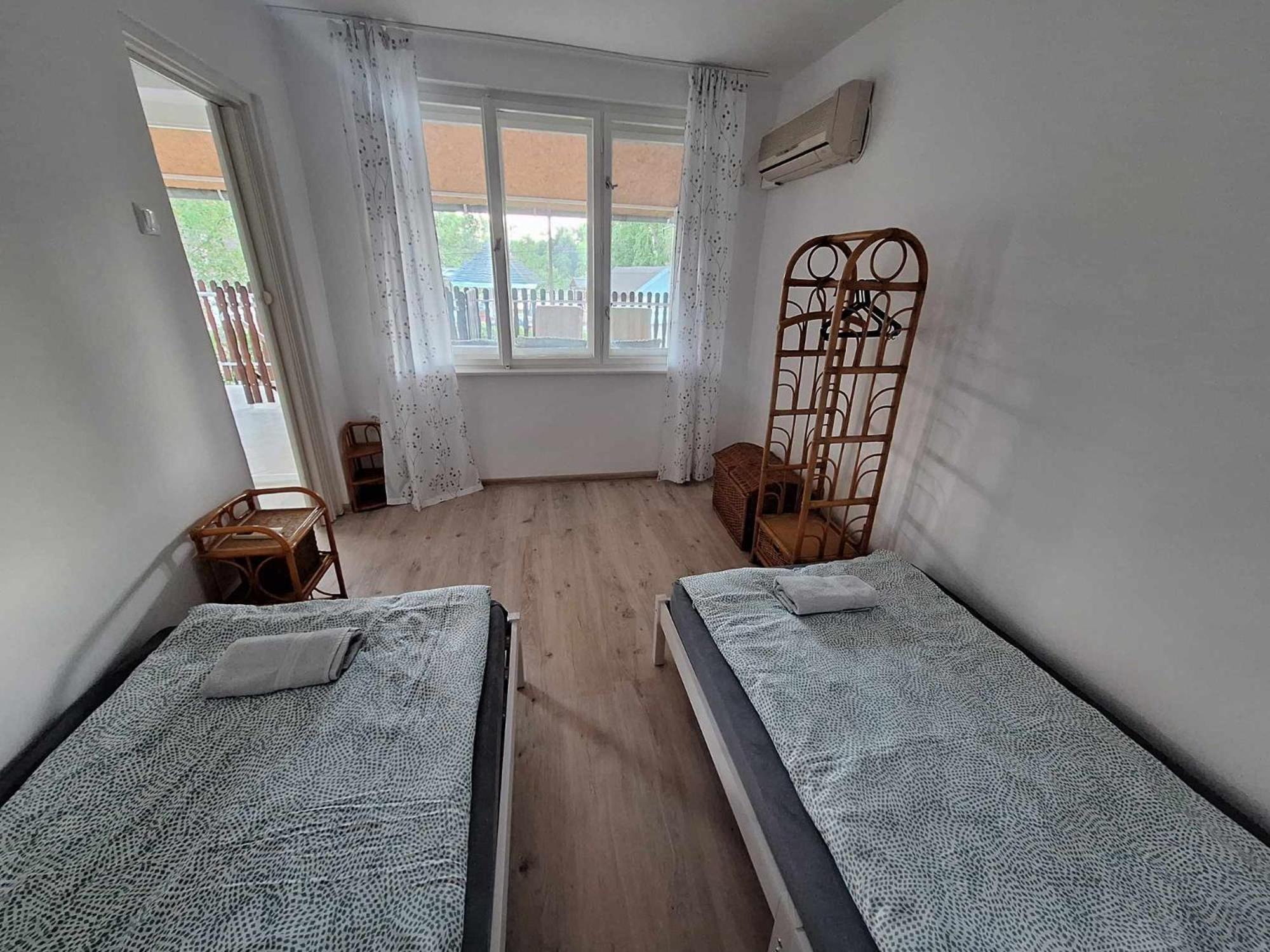 Villa Sarga311 Ueduelohaz Szeged Extérieur photo